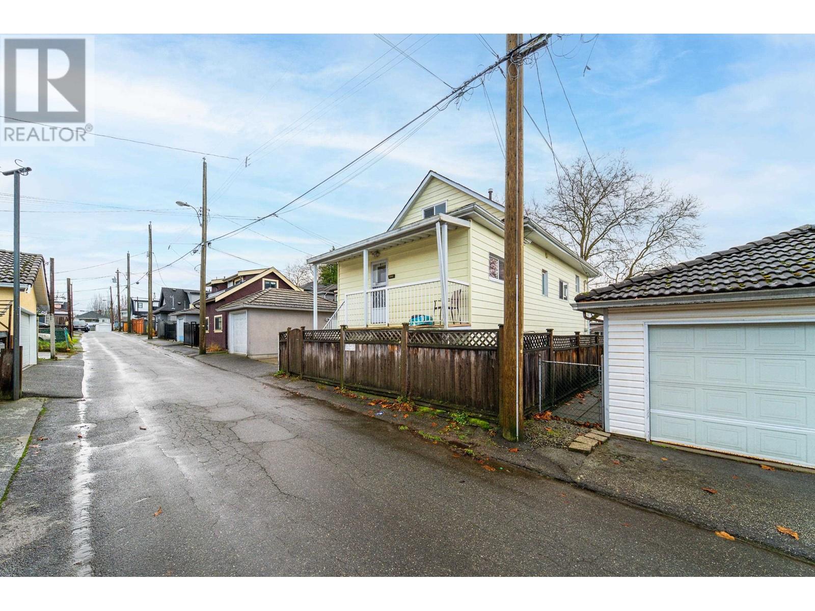 Listing Picture 37 of 39 : 1865 E 53RD AVENUE, Vancouver / 溫哥華 - 魯藝地產 Yvonne Lu Group - MLS Medallion Club Member
