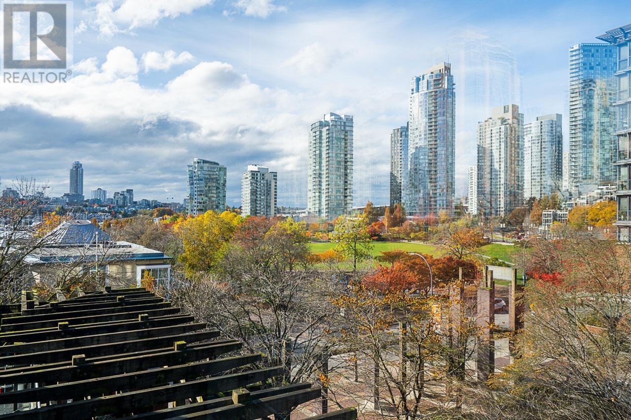 Listing Picture 10 of 35 : 6D 139 DRAKE STREET, Vancouver / 溫哥華 - 魯藝地產 Yvonne Lu Group - MLS Medallion Club Member