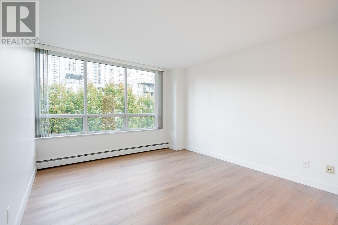 Listing Picture 13 of 35 : 6D 139 DRAKE STREET, Vancouver / 溫哥華 - 魯藝地產 Yvonne Lu Group - MLS Medallion Club Member