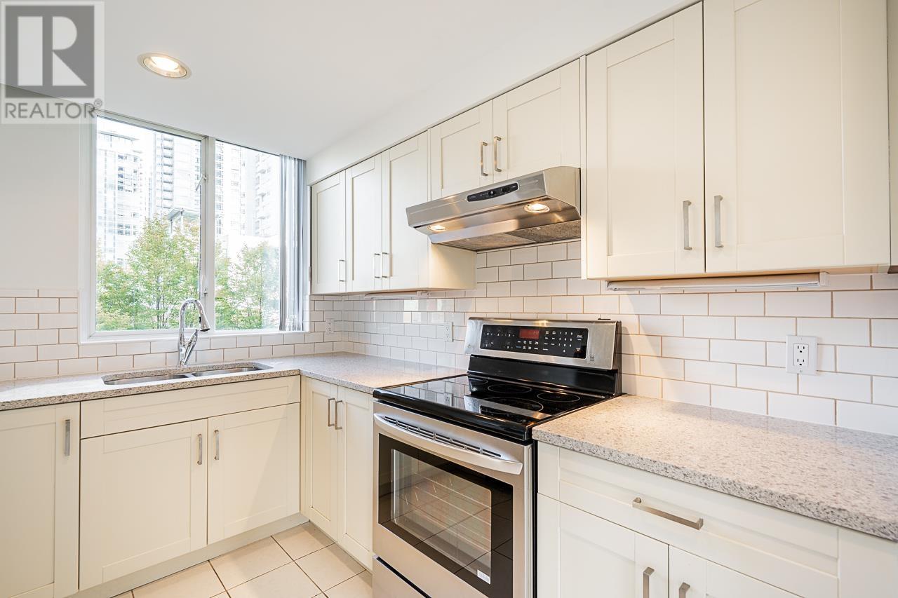 Listing Picture 20 of 35 : 6D 139 DRAKE STREET, Vancouver / 溫哥華 - 魯藝地產 Yvonne Lu Group - MLS Medallion Club Member