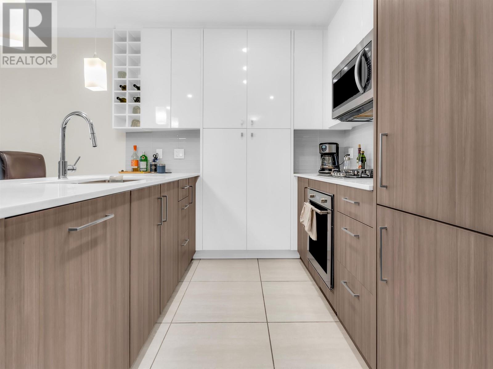 Listing Picture 18 of 28 : 206 23233 GILLEY ROAD, Richmond / 烈治文 - 魯藝地產 Yvonne Lu Group - MLS Medallion Club Member