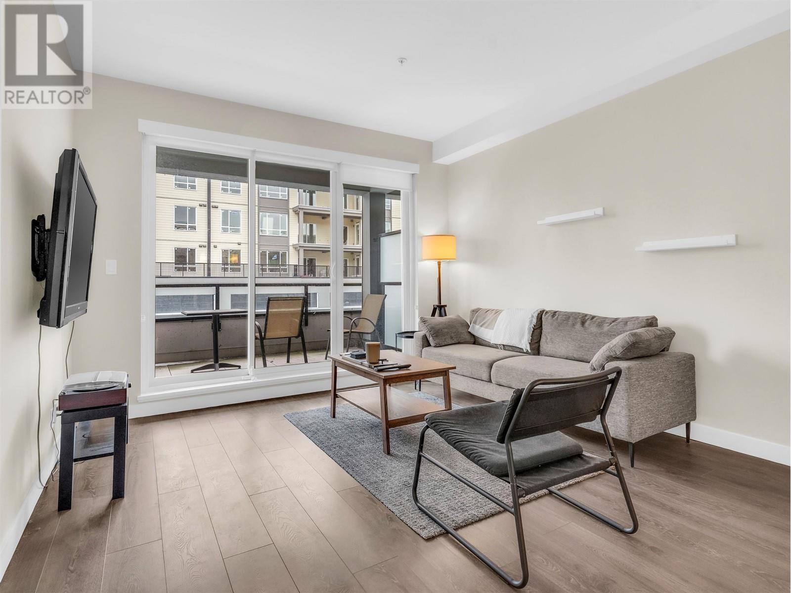 Listing Picture 3 of 28 : 206 23233 GILLEY ROAD, Richmond / 烈治文 - 魯藝地產 Yvonne Lu Group - MLS Medallion Club Member