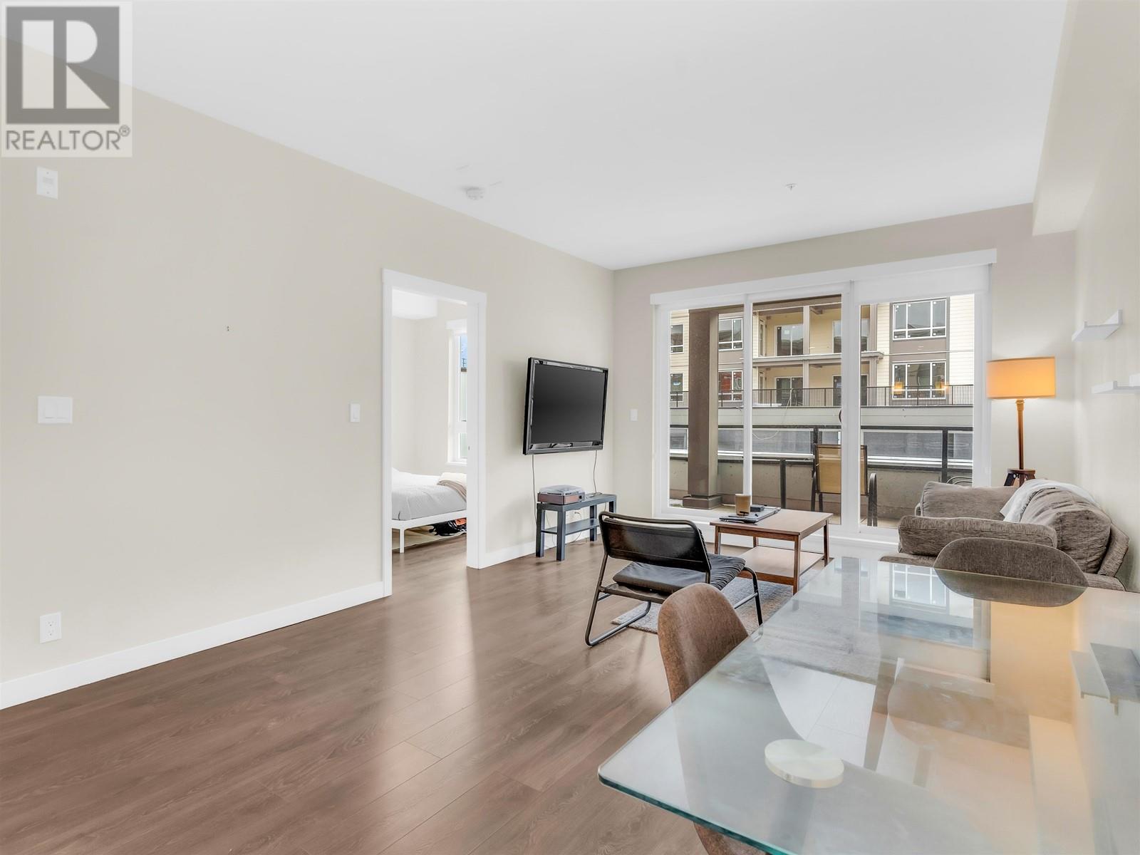 Listing Picture 6 of 28 : 206 23233 GILLEY ROAD, Richmond / 烈治文 - 魯藝地產 Yvonne Lu Group - MLS Medallion Club Member