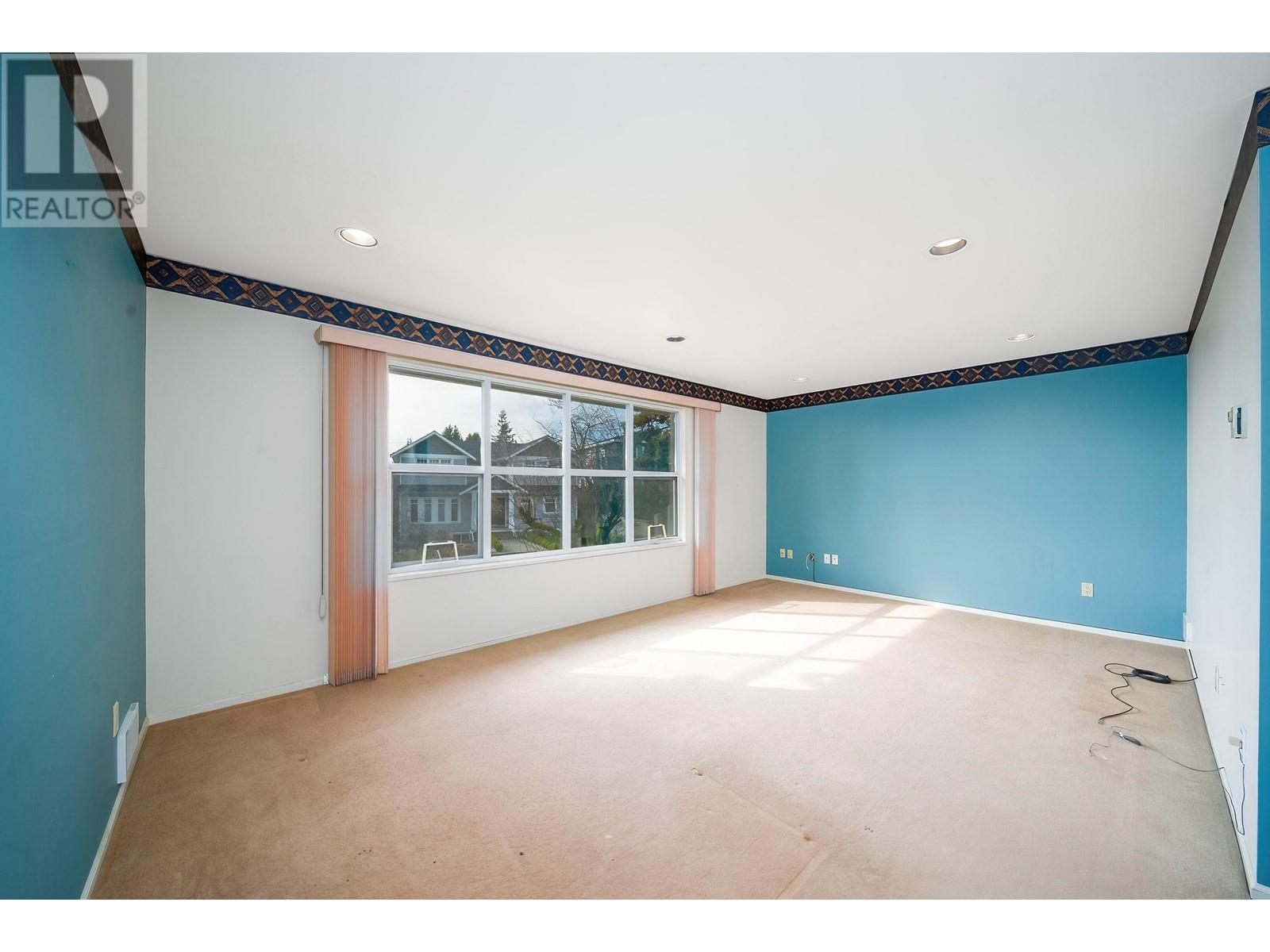 8076 Gray Avenue, Burnaby, British Columbia  V5J 4A1 - Photo 15 - R2964408