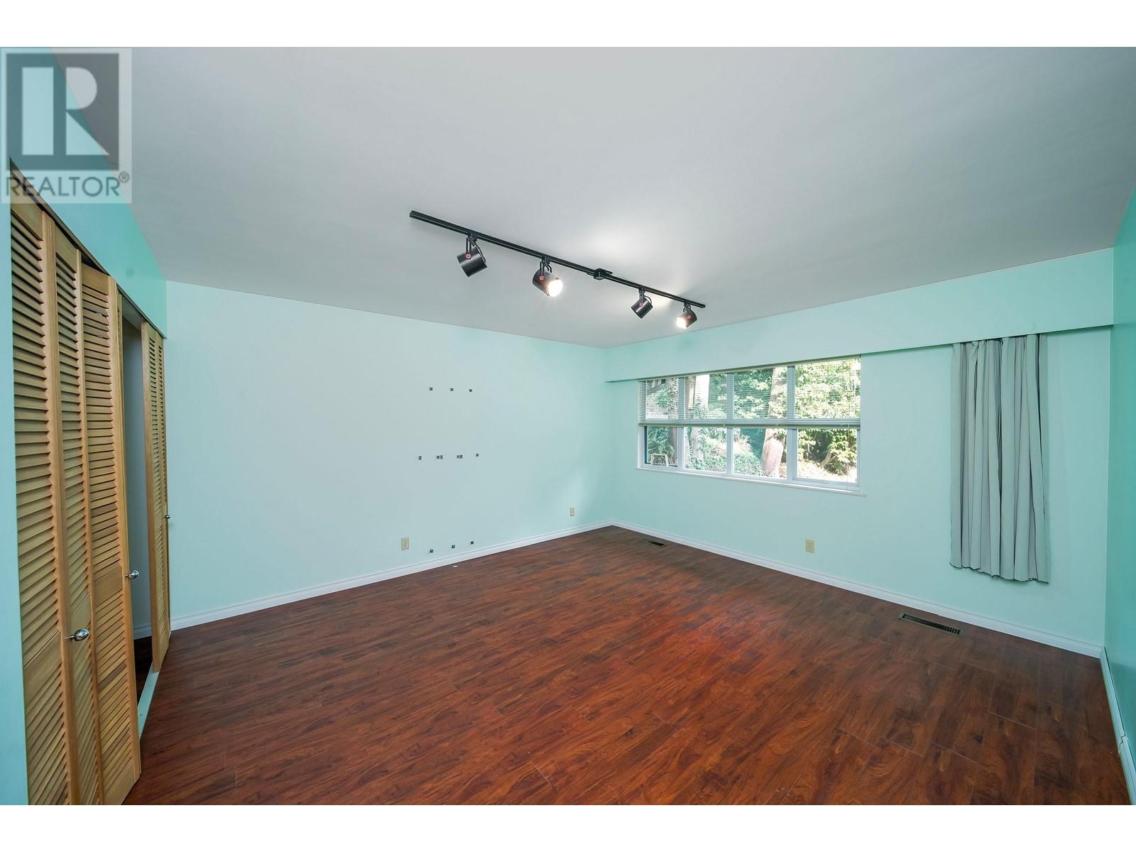 8076 Gray Avenue, Burnaby, British Columbia  V5J 4A1 - Photo 16 - R2964408