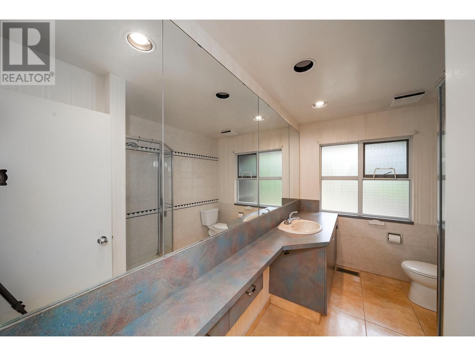 8076 Gray Avenue, Burnaby, British Columbia  V5J 4A1 - Photo 21 - R2964408