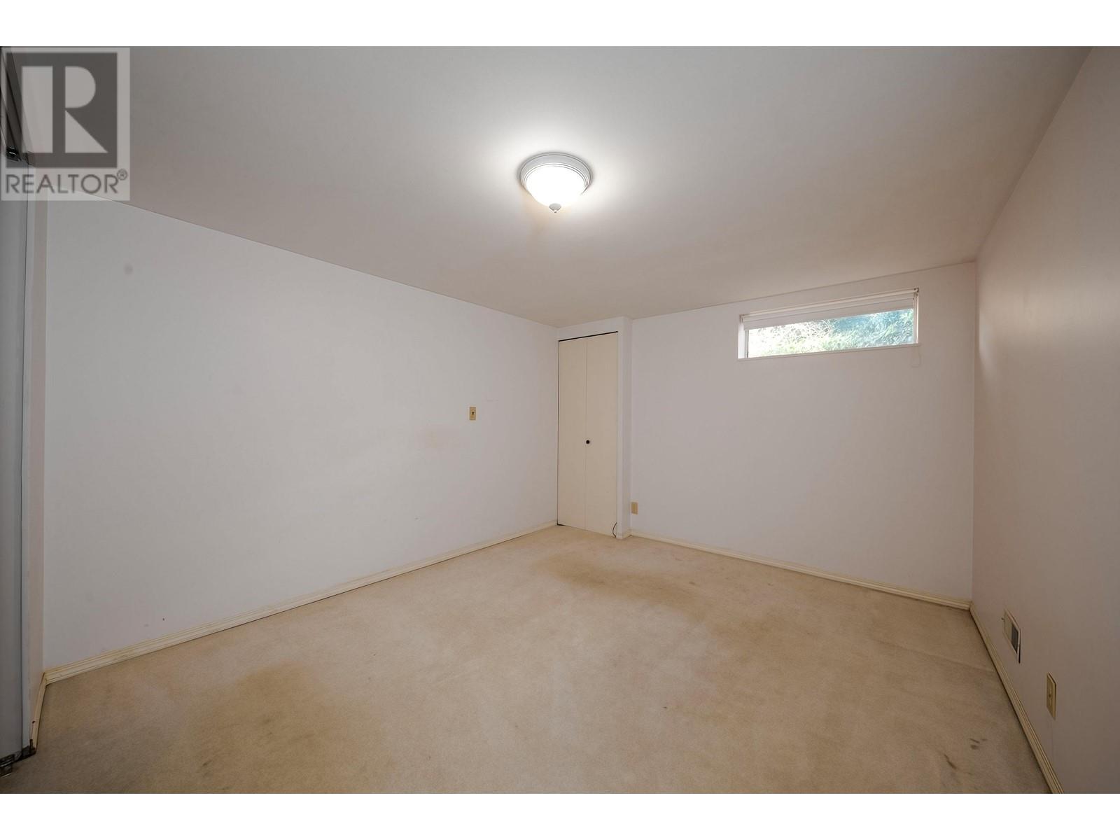 8076 Gray Avenue, Burnaby, British Columbia  V5J 4A1 - Photo 30 - R2964408