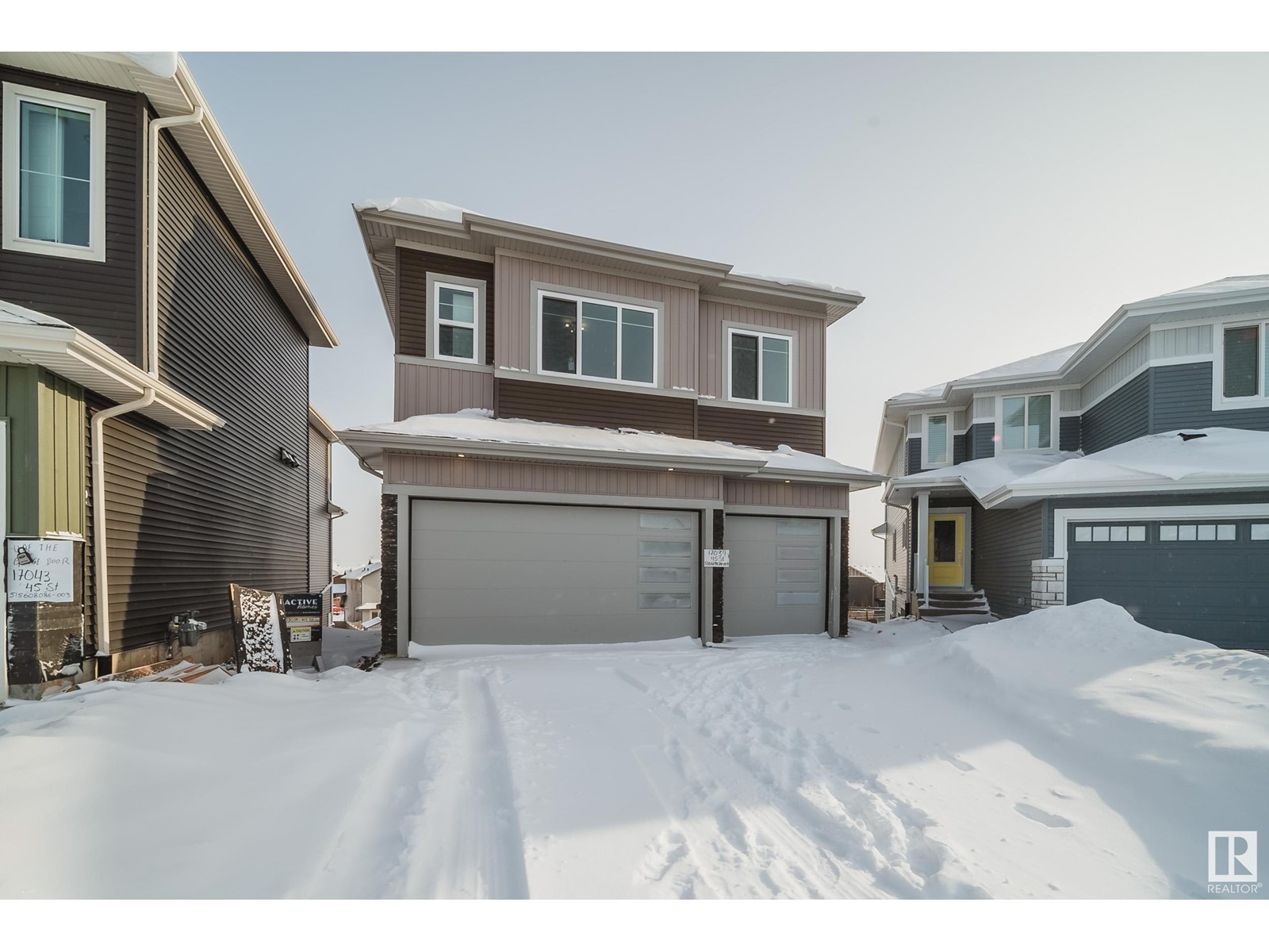 Property at 17039 45 ST NW image 2