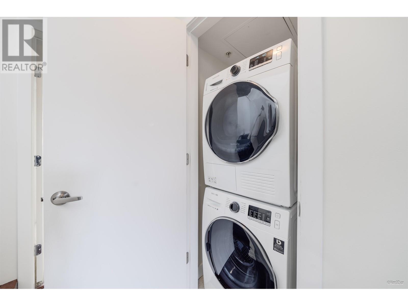 Listing Picture 26 of 36 : 1676 W 8TH AVENUE, Vancouver / 溫哥華 - 魯藝地產 Yvonne Lu Group - MLS Medallion Club Member