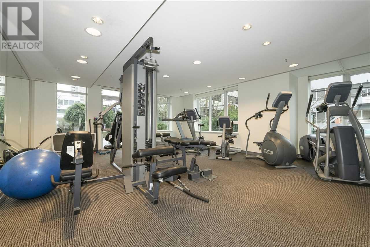 Listing Picture 30 of 36 : 1676 W 8TH AVENUE, Vancouver / 溫哥華 - 魯藝地產 Yvonne Lu Group - MLS Medallion Club Member