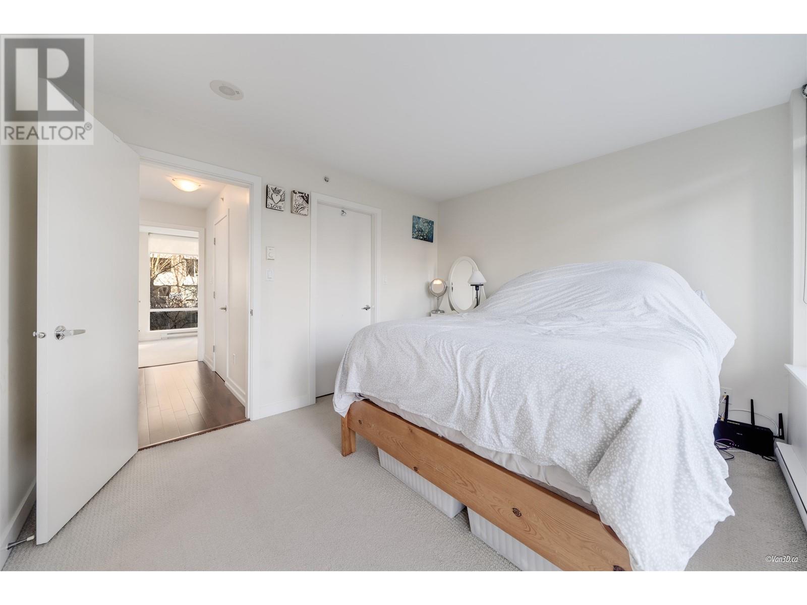 Listing Picture 16 of 36 : 1676 W 8TH AVENUE, Vancouver / 溫哥華 - 魯藝地產 Yvonne Lu Group - MLS Medallion Club Member