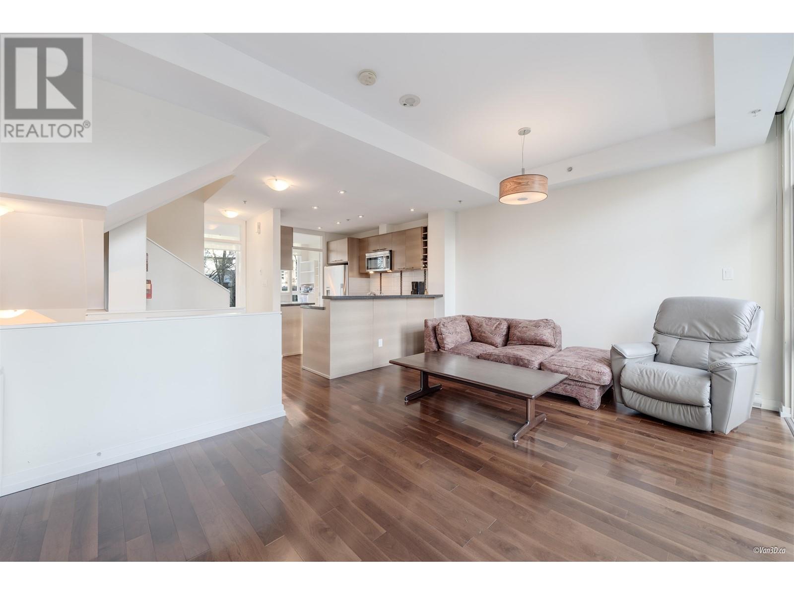 Listing Picture 8 of 36 : 1676 W 8TH AVENUE, Vancouver / 溫哥華 - 魯藝地產 Yvonne Lu Group - MLS Medallion Club Member