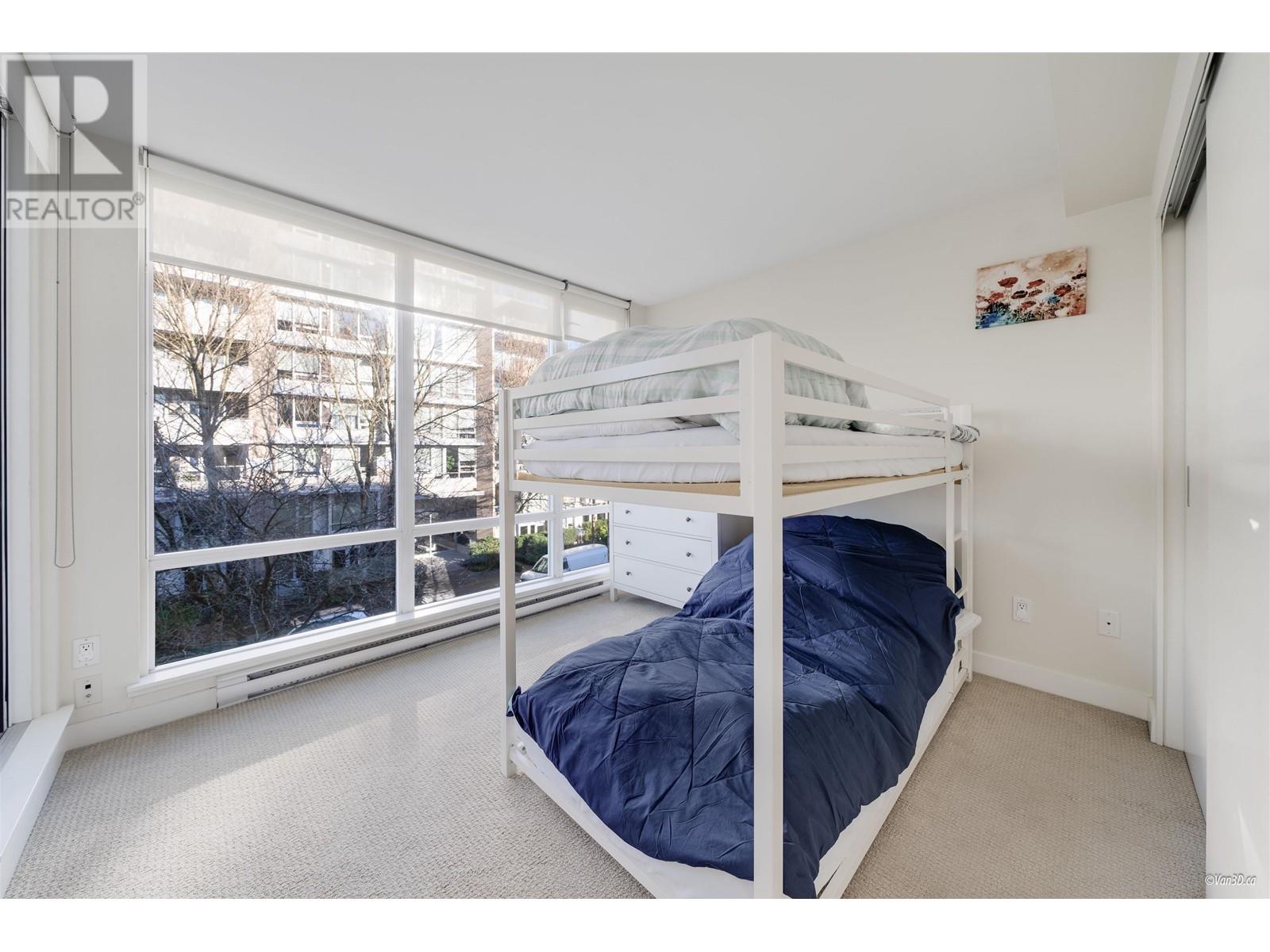 Listing Picture 22 of 36 : 1676 W 8TH AVENUE, Vancouver / 溫哥華 - 魯藝地產 Yvonne Lu Group - MLS Medallion Club Member