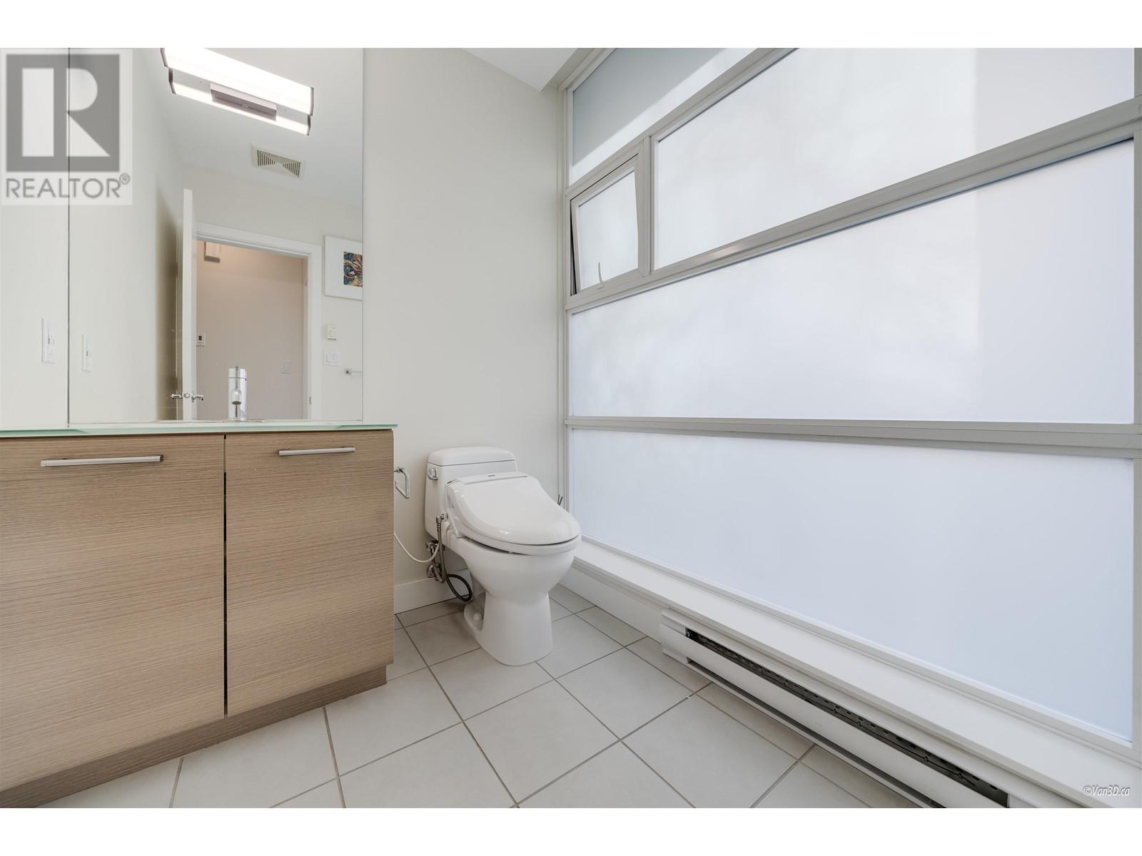 Listing Picture 24 of 36 : 1676 W 8TH AVENUE, Vancouver / 溫哥華 - 魯藝地產 Yvonne Lu Group - MLS Medallion Club Member