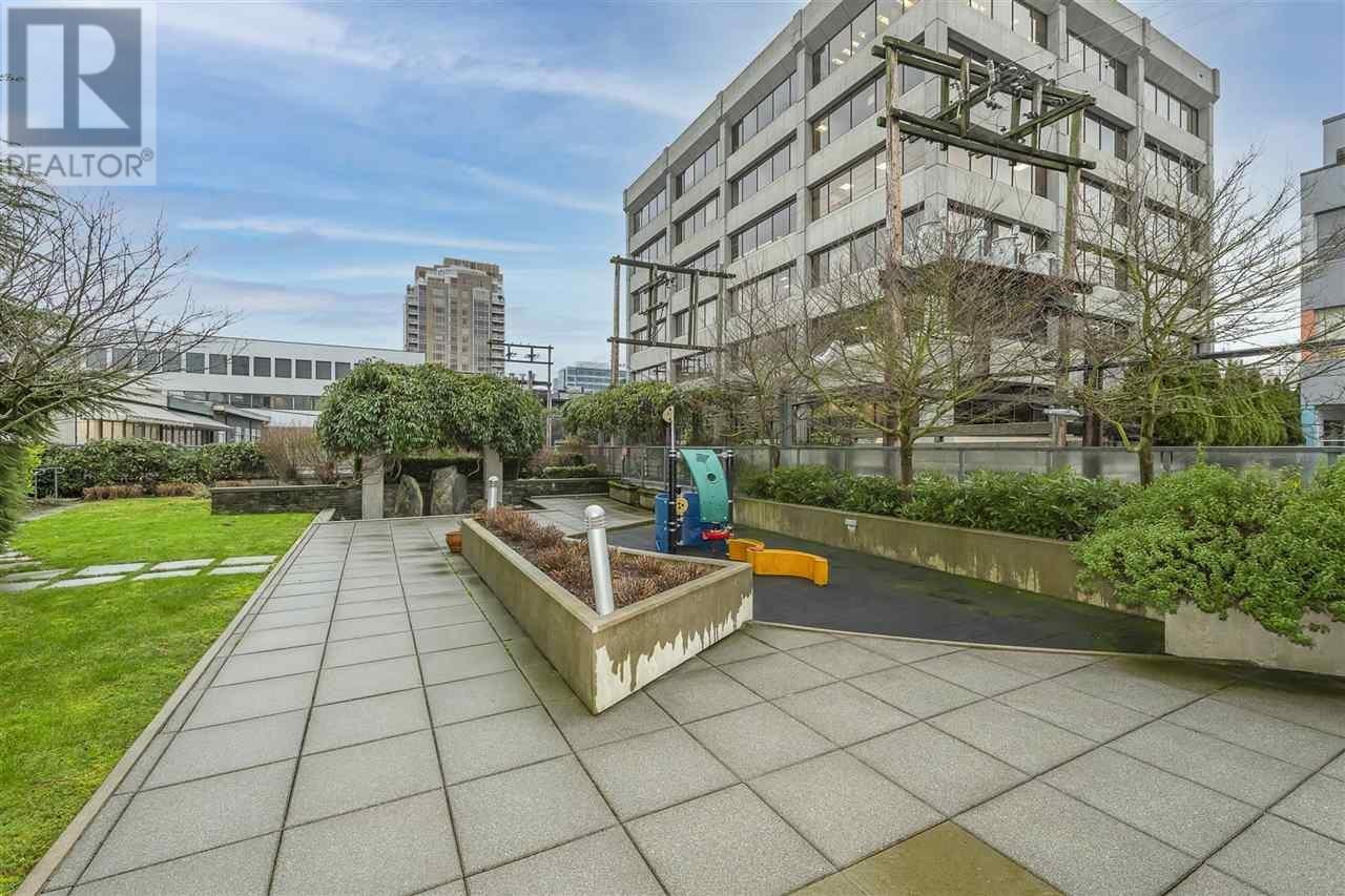 Listing Picture 33 of 36 : 1676 W 8TH AVENUE, Vancouver / 溫哥華 - 魯藝地產 Yvonne Lu Group - MLS Medallion Club Member