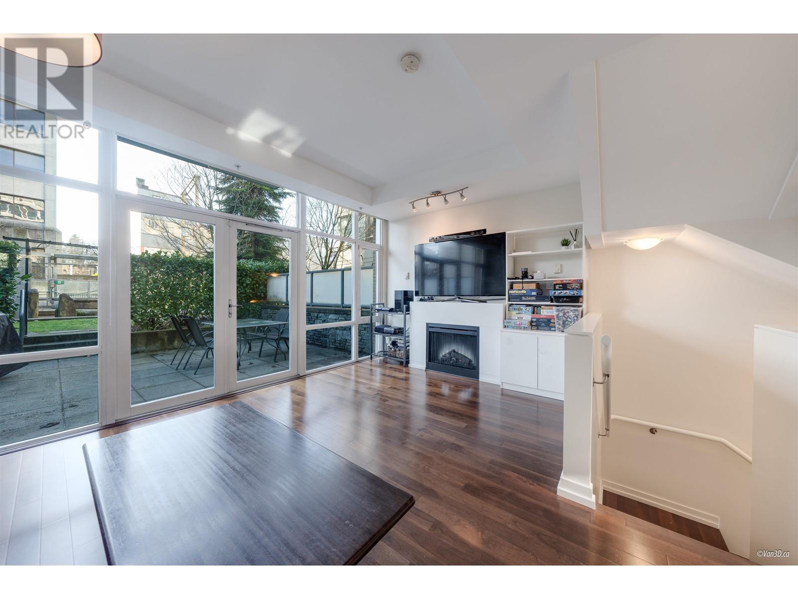 Listing Picture 5 of 36 : 1676 W 8TH AVENUE, Vancouver / 溫哥華 - 魯藝地產 Yvonne Lu Group - MLS Medallion Club Member