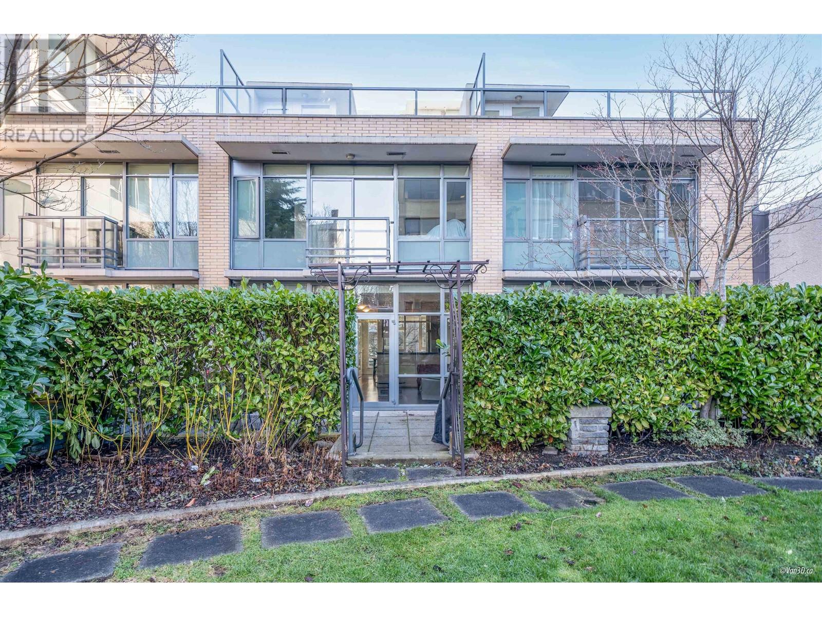 Listing Picture 4 of 36 : 1676 W 8TH AVENUE, Vancouver / 溫哥華 - 魯藝地產 Yvonne Lu Group - MLS Medallion Club Member