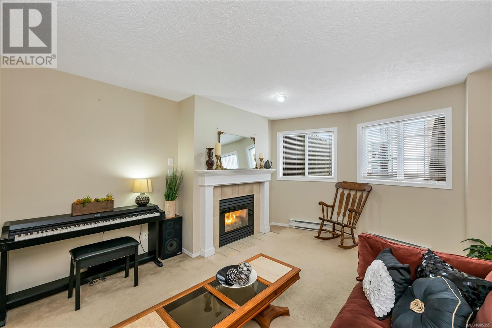 Property at 102 898 Vernon Ave image 4