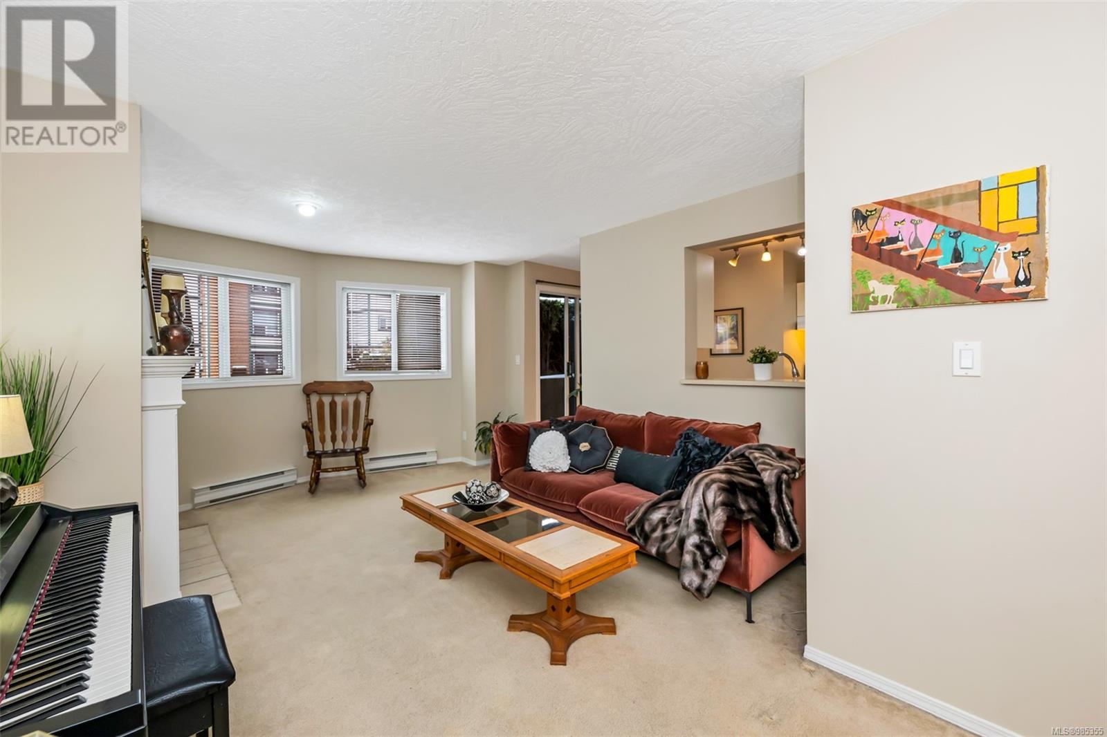 Property at 102 898 Vernon Ave image 5
