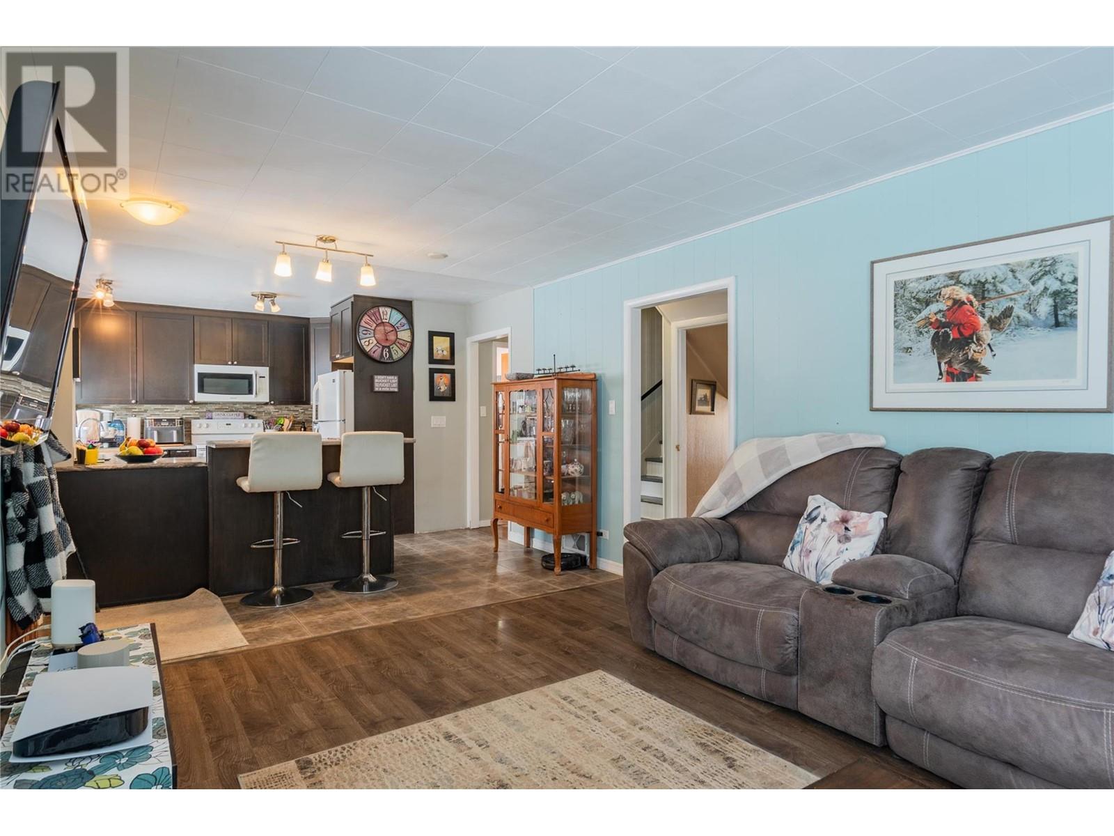 Property at 1807 Columbia Gardens Road image 5