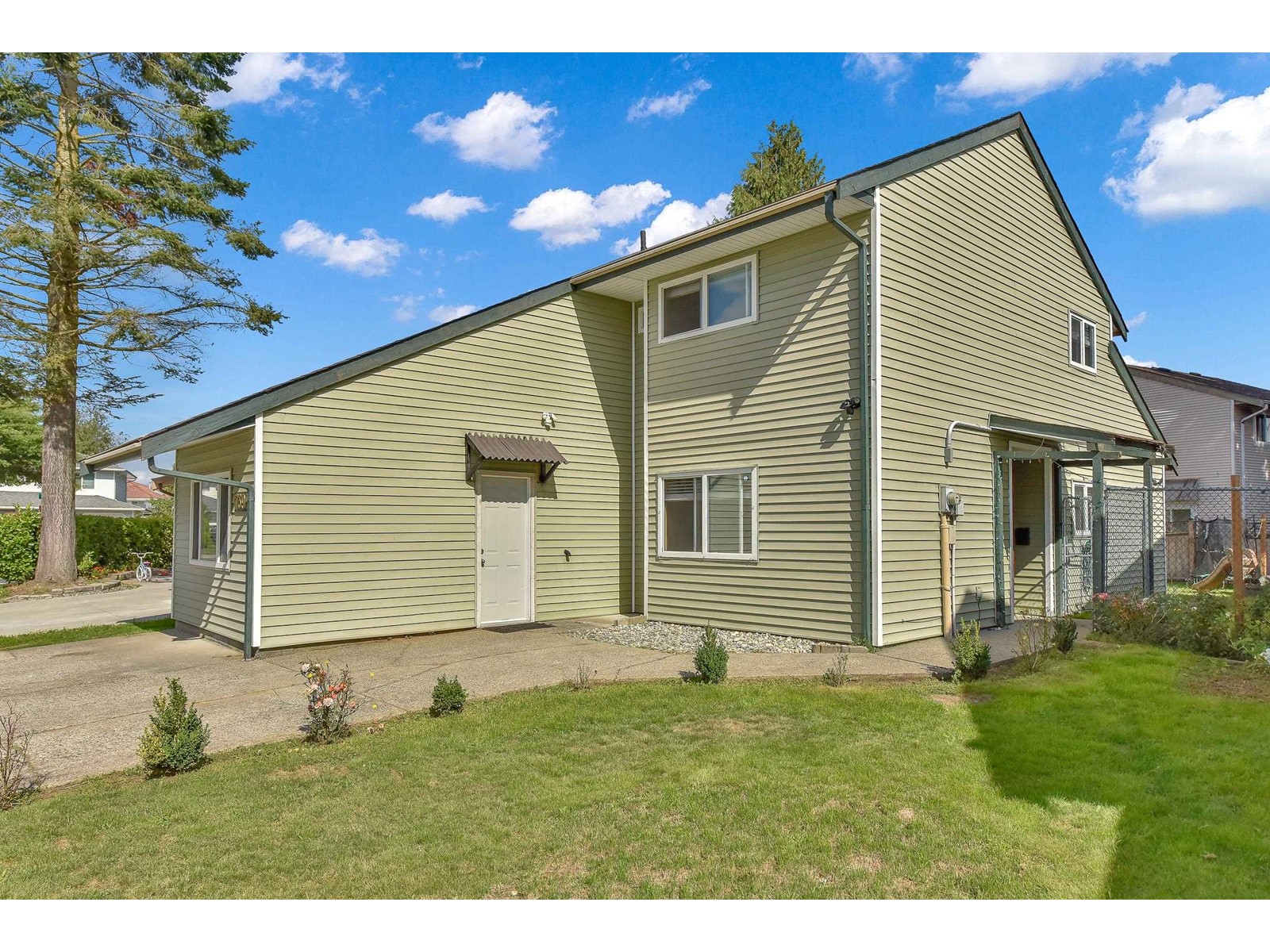 7390 129 Street, Surrey, British Columbia  V3W 7B8 - Photo 1 - R2964306