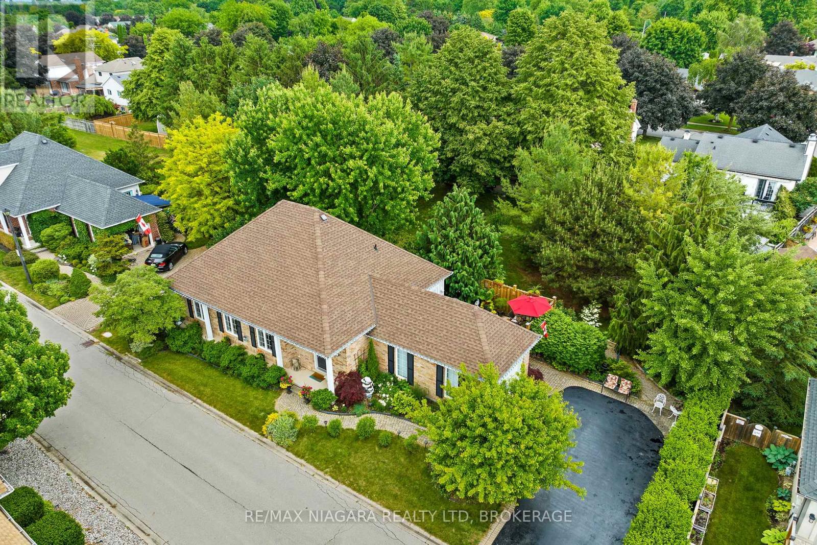 12 Pinot Trail, Niagara-On-The-Lake, Ontario  L0S 1J0 - Photo 33 - X11961060