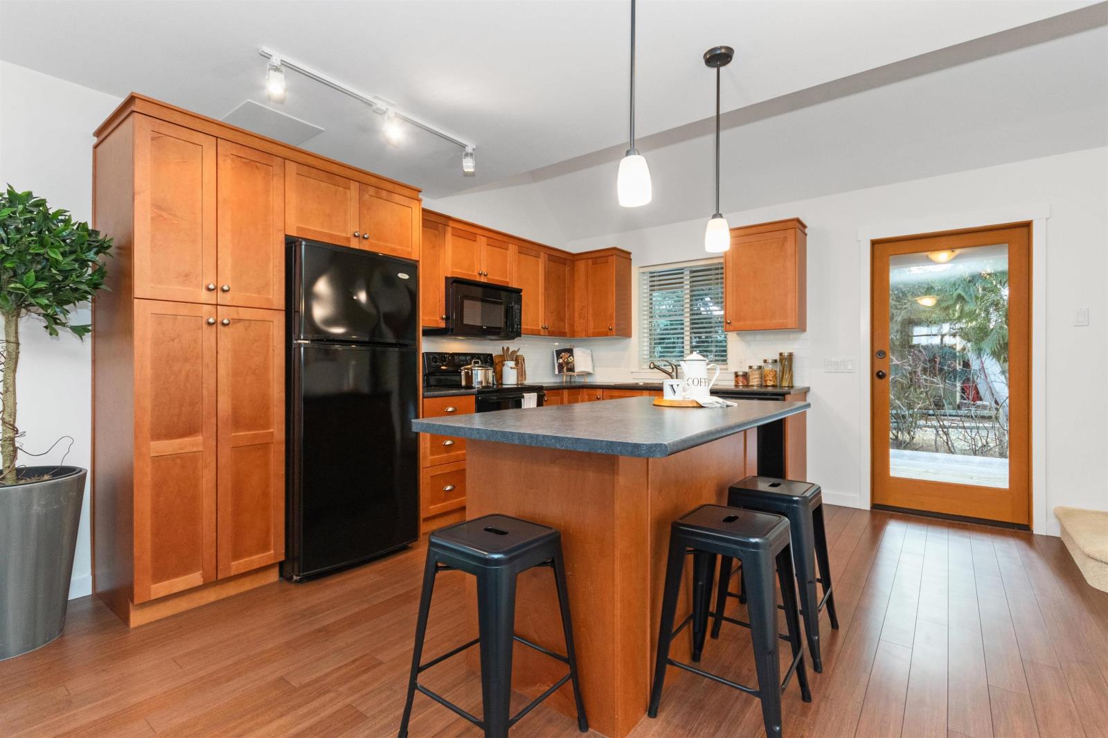 43610 Cotton Tail Crossing, Cultus Lake South, Lindell Beach, British Columbia V2R 0E1 - Photo 10 - R2964206