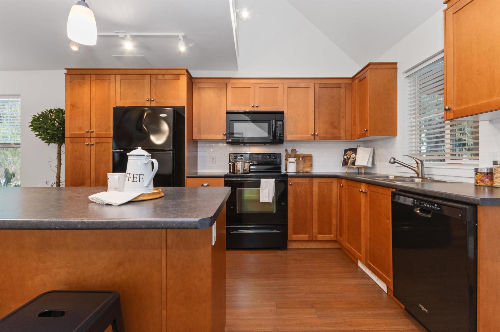 43610 Cotton Tail Crossing, Cultus Lake South, Lindell Beach, British Columbia V2R 0E1 - Photo 11 - R2964206