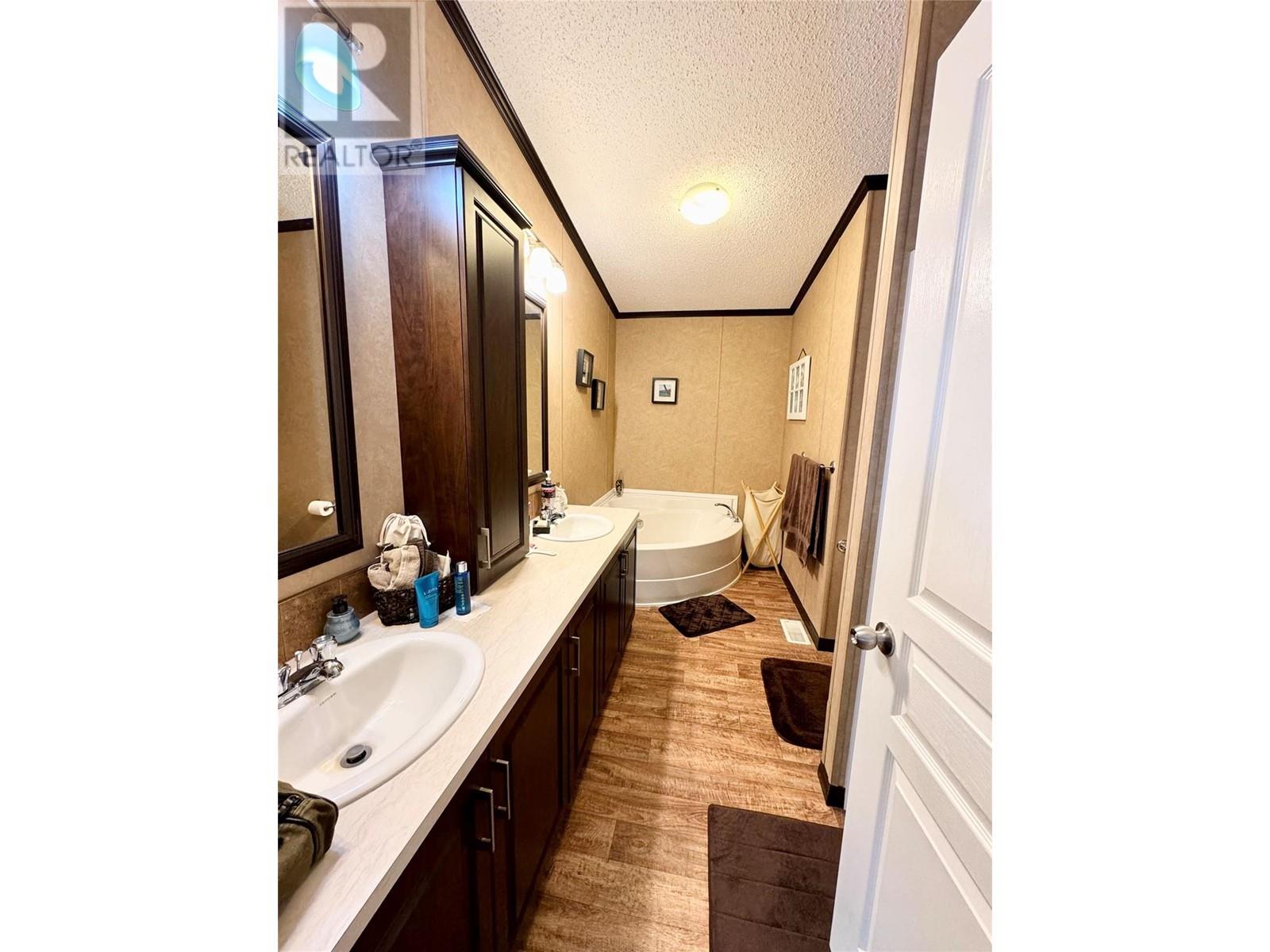 2581 Spring Bank Avenue, Merritt, British Columbia  V1K 1S1 - Photo 25 - 10334720