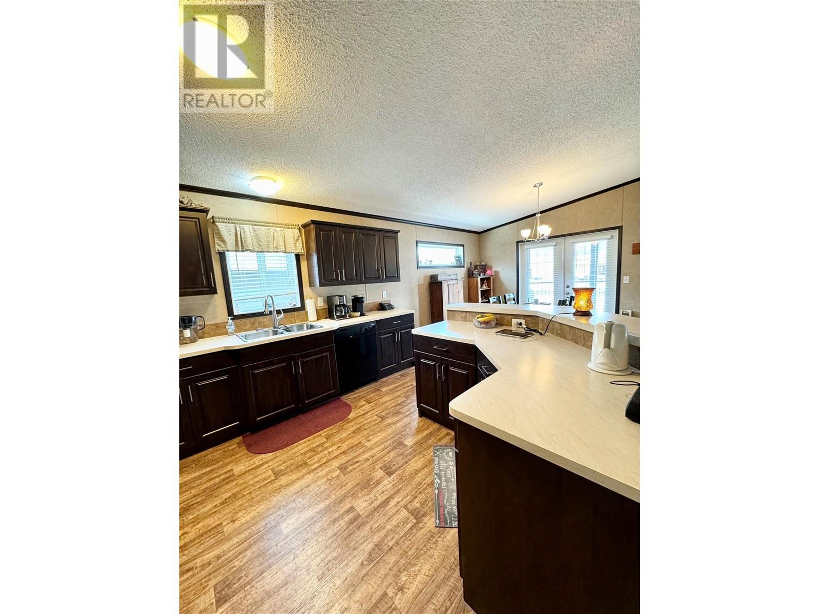 2581 Spring Bank Avenue, Merritt, British Columbia  V1K 1S1 - Photo 4 - 10334720