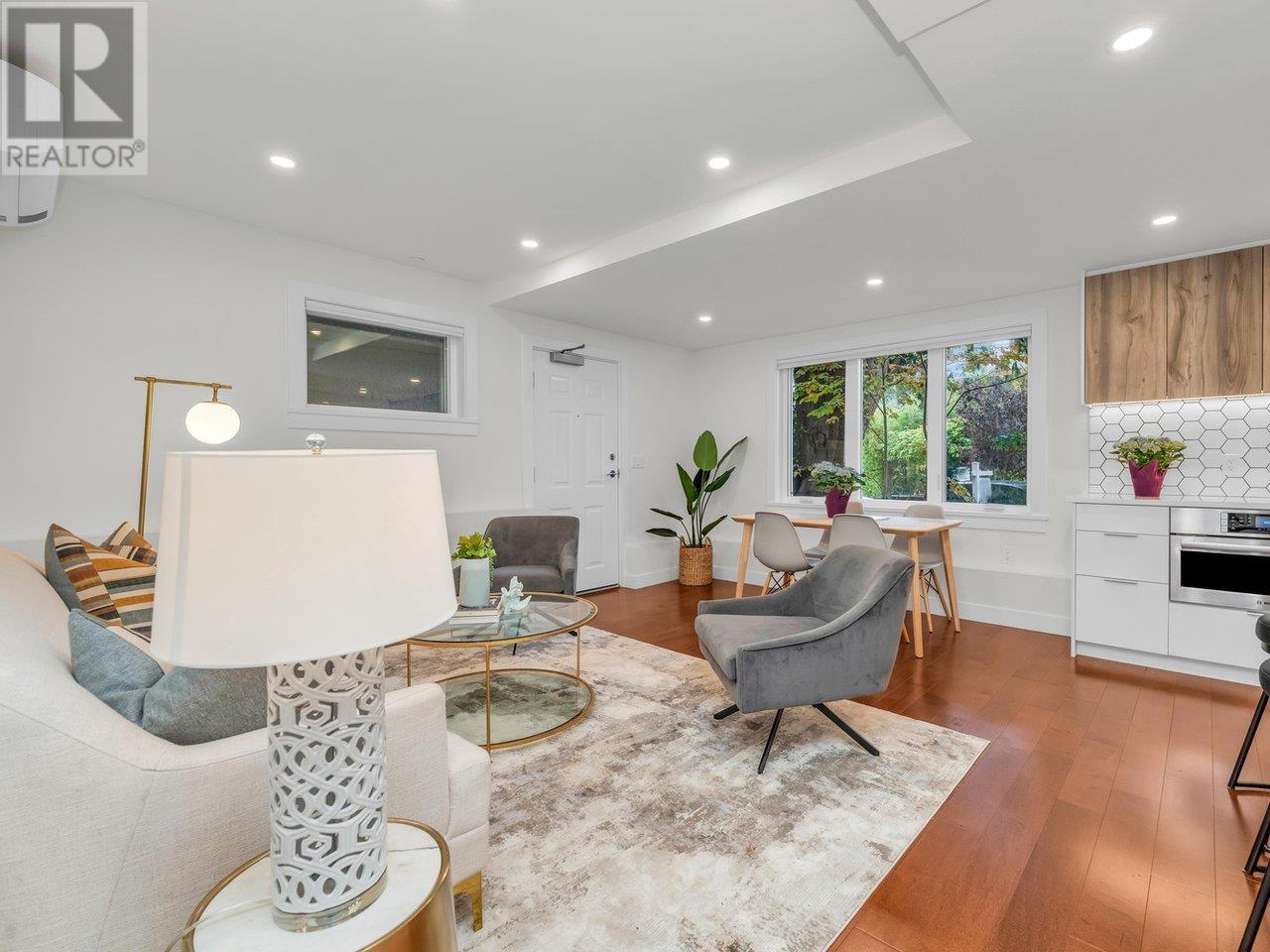 Listing Picture 5 of 36 : 1 3536 POINT GREY ROAD, Vancouver / 溫哥華 - 魯藝地產 Yvonne Lu Group - MLS Medallion Club Member