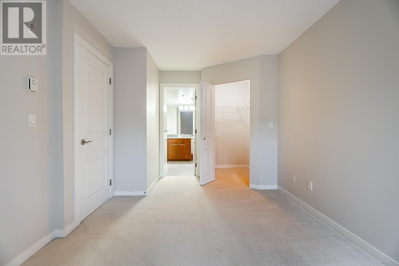 Listing Picture 19 of 38 : 312 4768 BRENTWOOD DRIVE, Burnaby / 本拿比 - 魯藝地產 Yvonne Lu Group - MLS Medallion Club Member