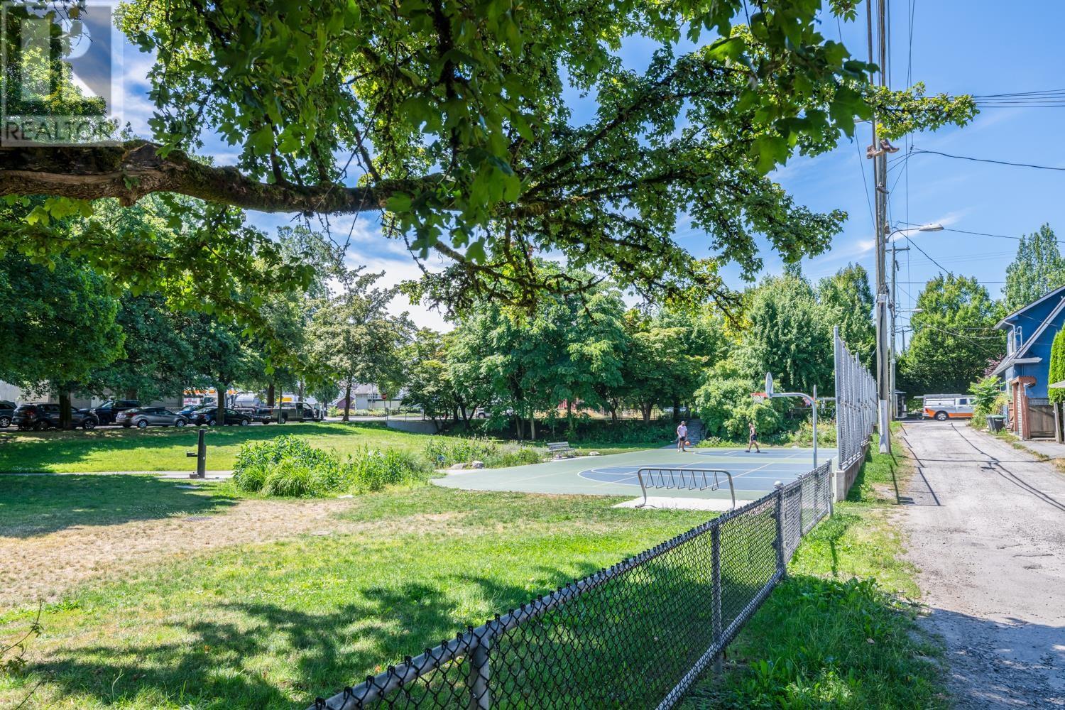 Property at 1342 E 10TH AVENUE image 3