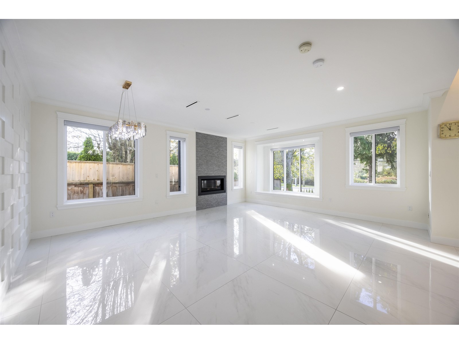 10012 Park Drive, Surrey, British Columbia  V3V 3A6 - Photo 3 - R2964148