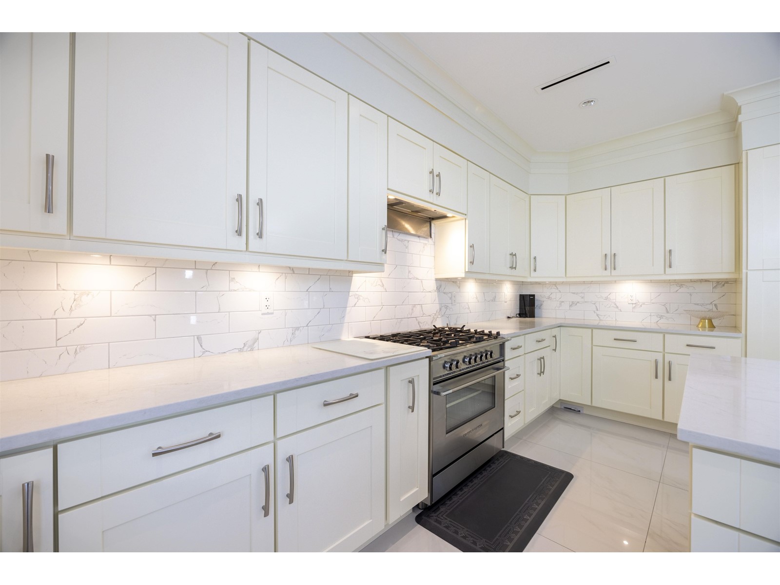 10012 Park Drive, Surrey, British Columbia  V3V 3A6 - Photo 8 - R2964148