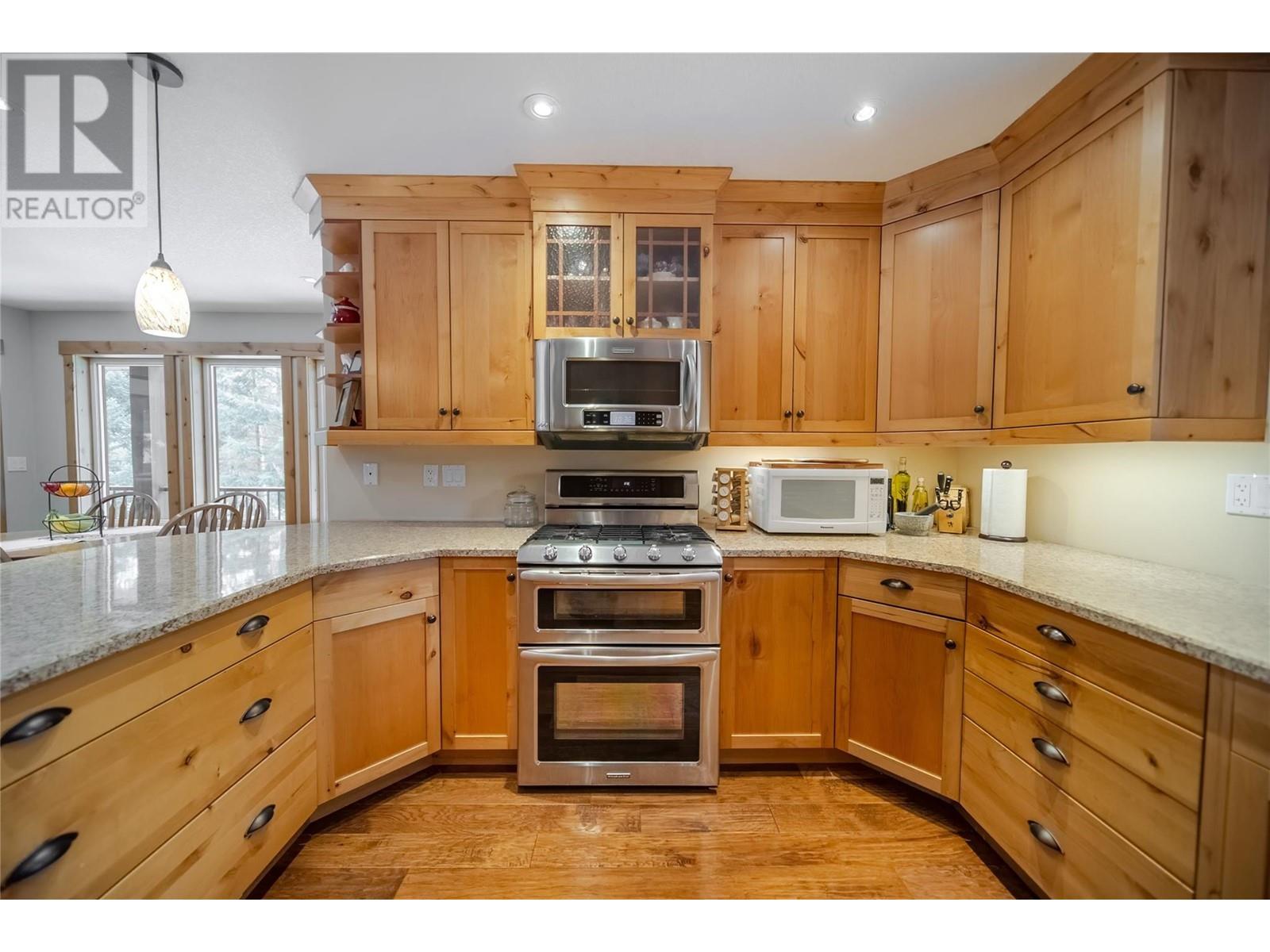 3012 Westview Road, Cranbrook, British Columbia  V1C 7G8 - Photo 9 - 10333922