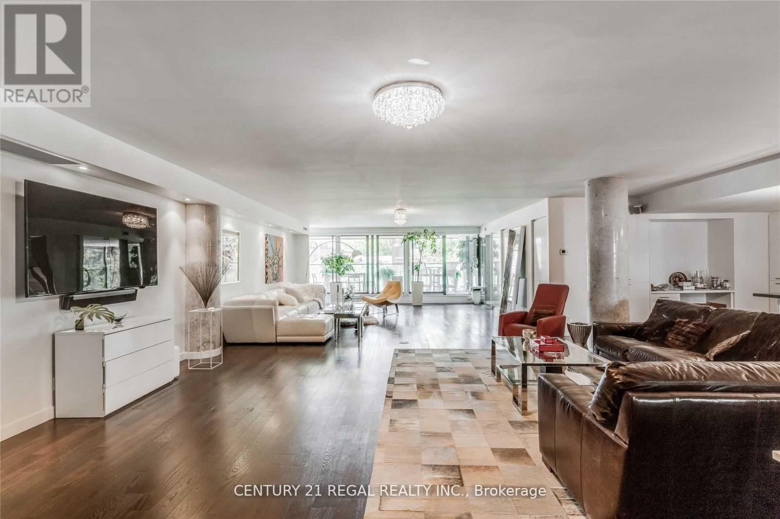 Property at 201 - 500 WELLINGTON STREET W image 5