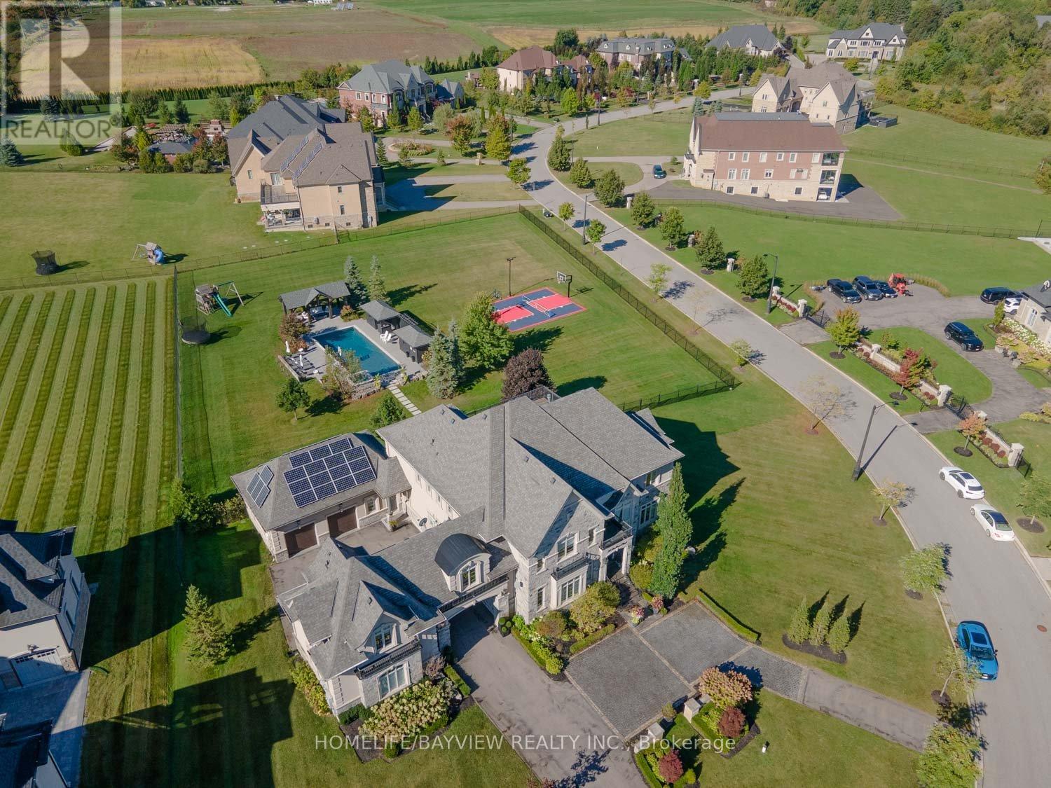 Property at 50 STALLIONS COURT NW image 1