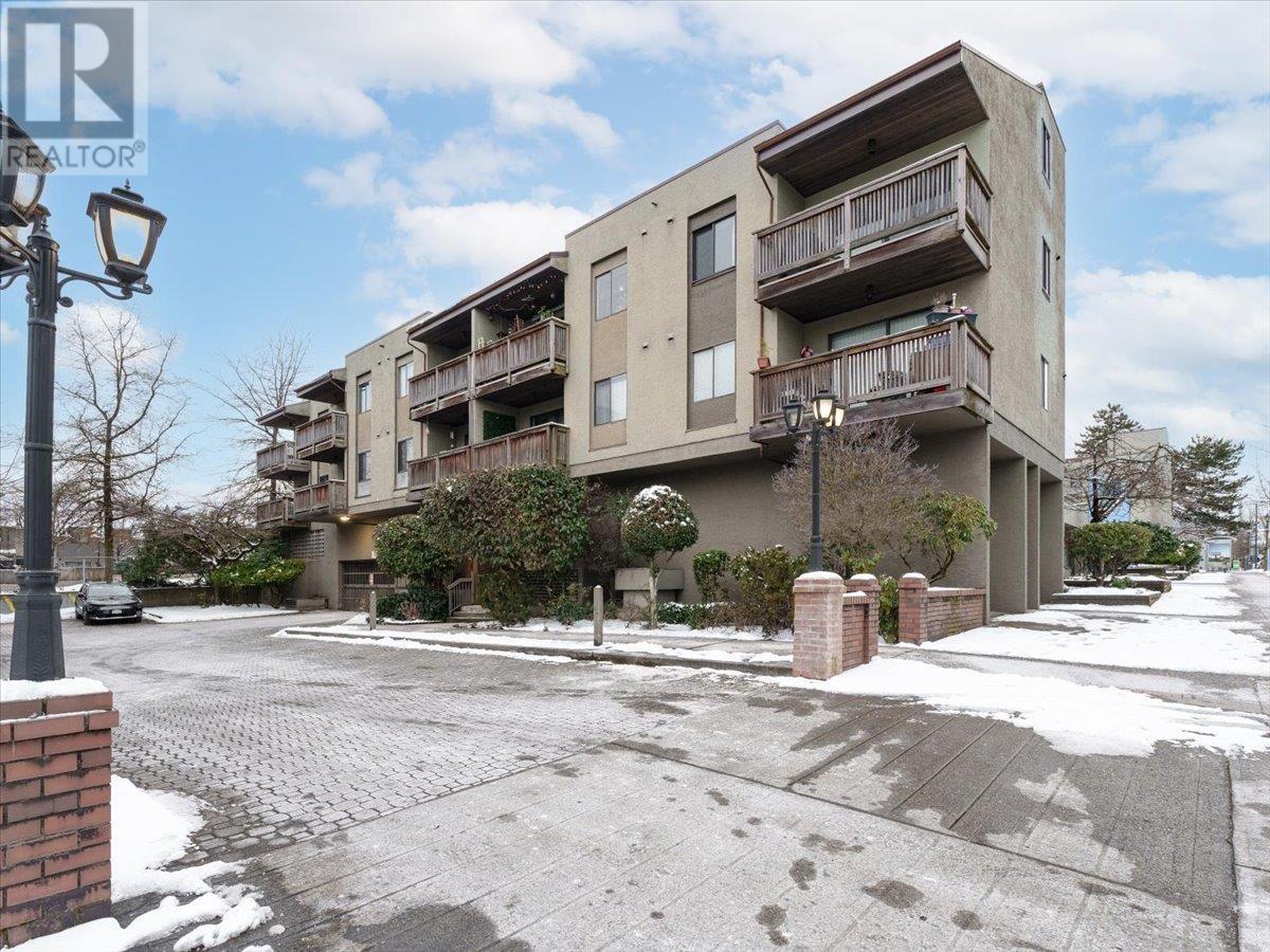 206 1202 London Street, New Westminster, British Columbia  V3M 5Z6 - Photo 1 - R2964362