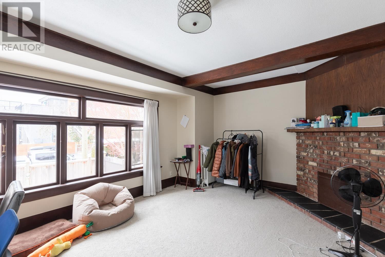 2346 Balaclava Street, Vancouver, British Columbia  V6K 4C7 - Photo 3 - R2964333