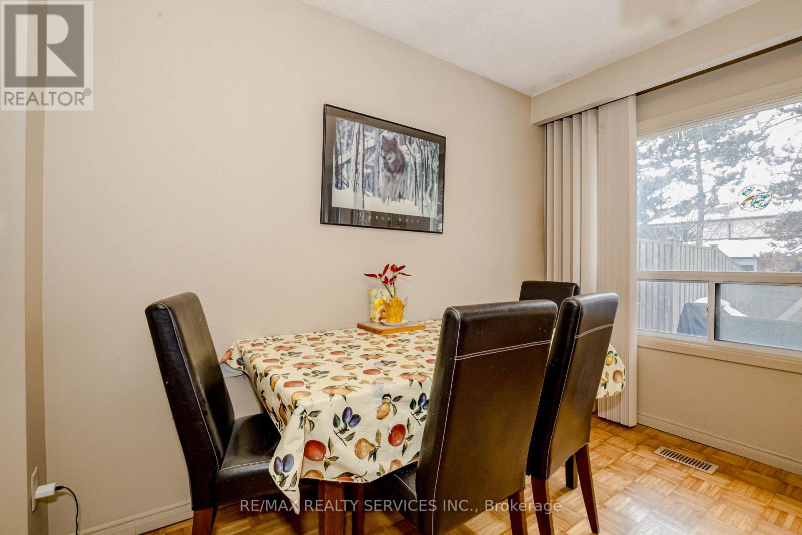 4 Collins Crescent, Brampton, Ontario  L6V 3M9 - Photo 9 - W11961216