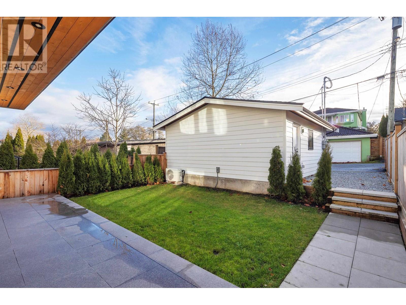 Listing Picture 36 of 38 : 32 E 37TH AVENUE, Vancouver / 溫哥華 - 魯藝地產 Yvonne Lu Group - MLS Medallion Club Member
