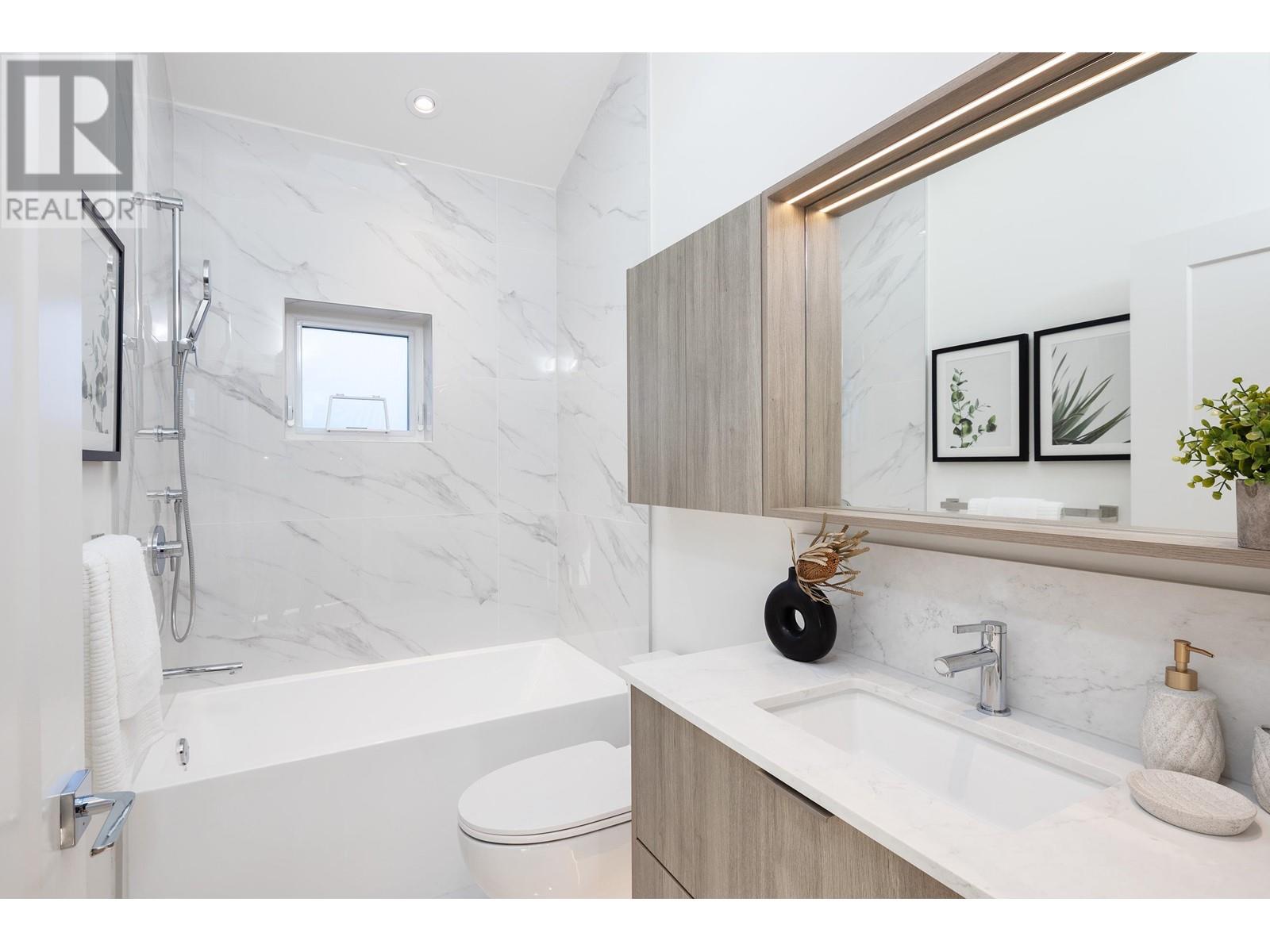 Listing Picture 25 of 38 : 32 E 37TH AVENUE, Vancouver / 溫哥華 - 魯藝地產 Yvonne Lu Group - MLS Medallion Club Member