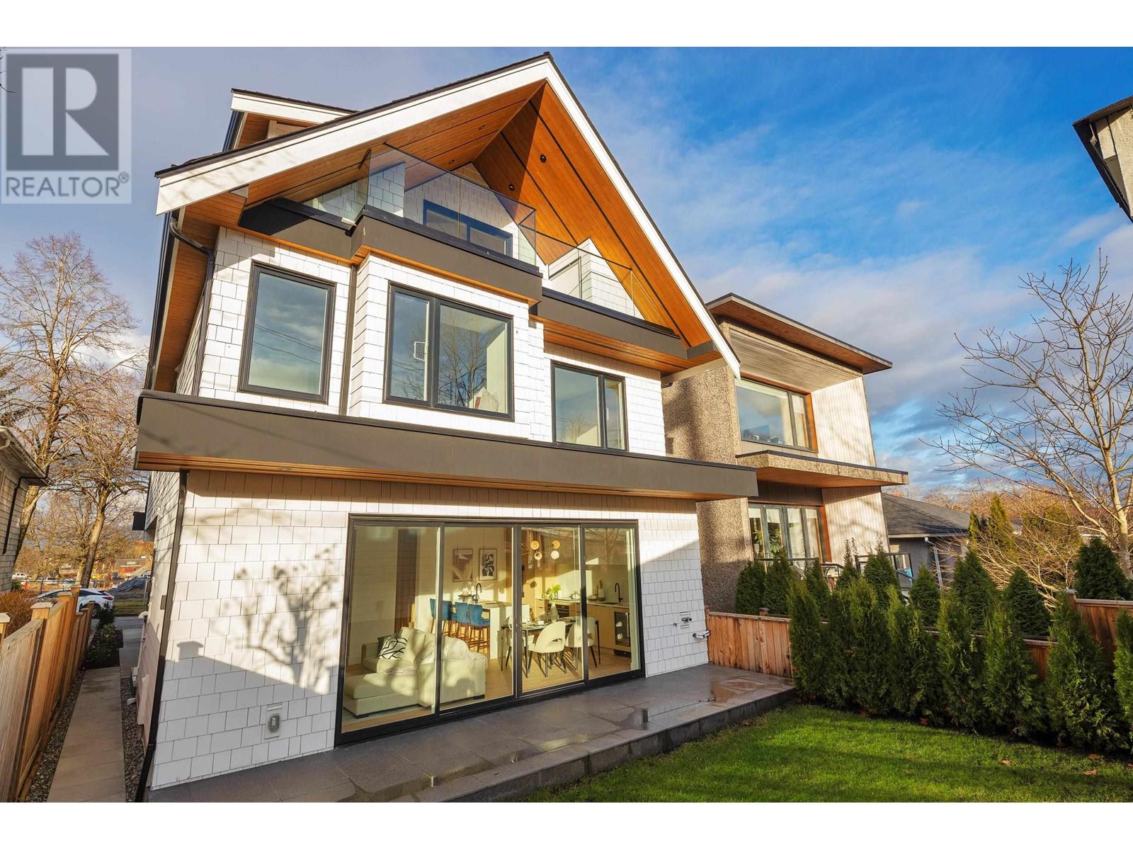 Listing Picture 37 of 38 : 32 E 37TH AVENUE, Vancouver / 溫哥華 - 魯藝地產 Yvonne Lu Group - MLS Medallion Club Member