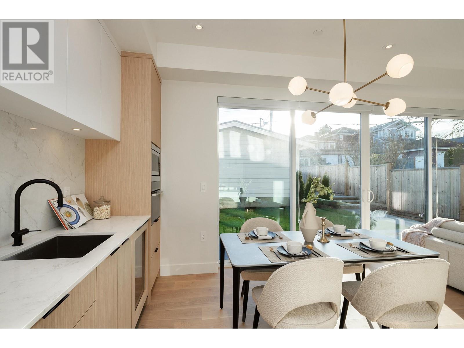 Listing Picture 15 of 38 : 32 E 37TH AVENUE, Vancouver / 溫哥華 - 魯藝地產 Yvonne Lu Group - MLS Medallion Club Member