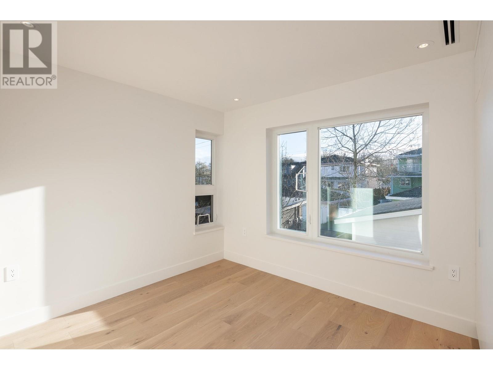 Listing Picture 28 of 38 : 32 E 37TH AVENUE, Vancouver / 溫哥華 - 魯藝地產 Yvonne Lu Group - MLS Medallion Club Member