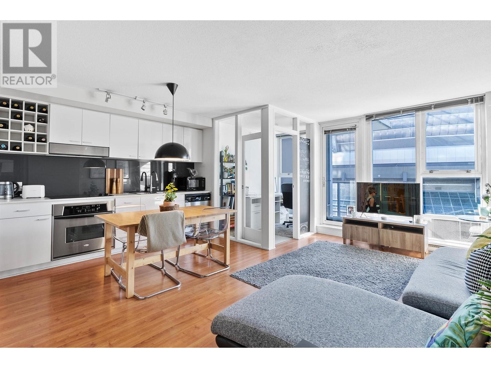 602 111 W GEORGIA STREET, Vancouver