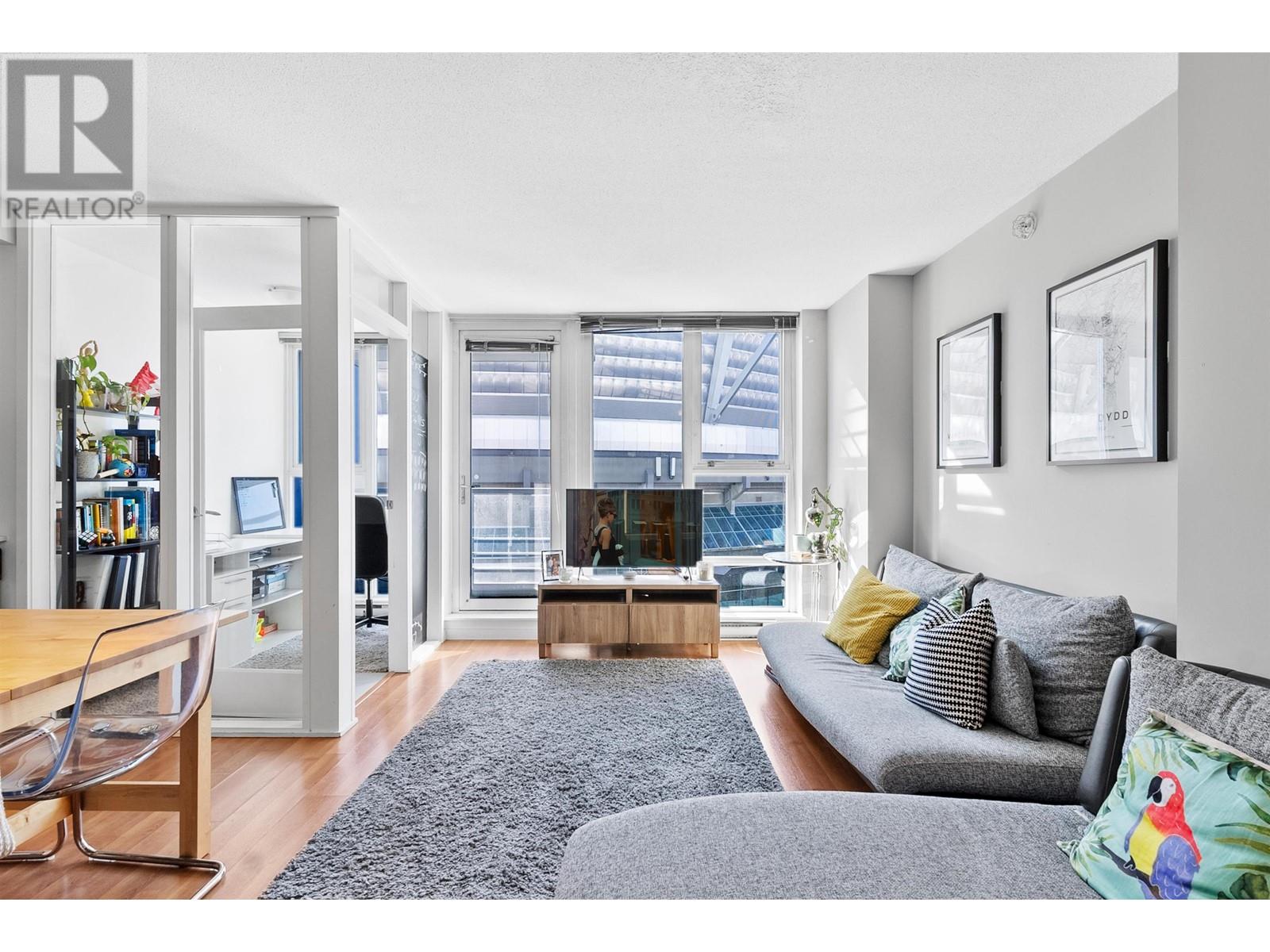 Listing Picture 2 of 23 : 602 111 W GEORGIA STREET, Vancouver / 溫哥華 - 魯藝地產 Yvonne Lu Group - MLS Medallion Club Member