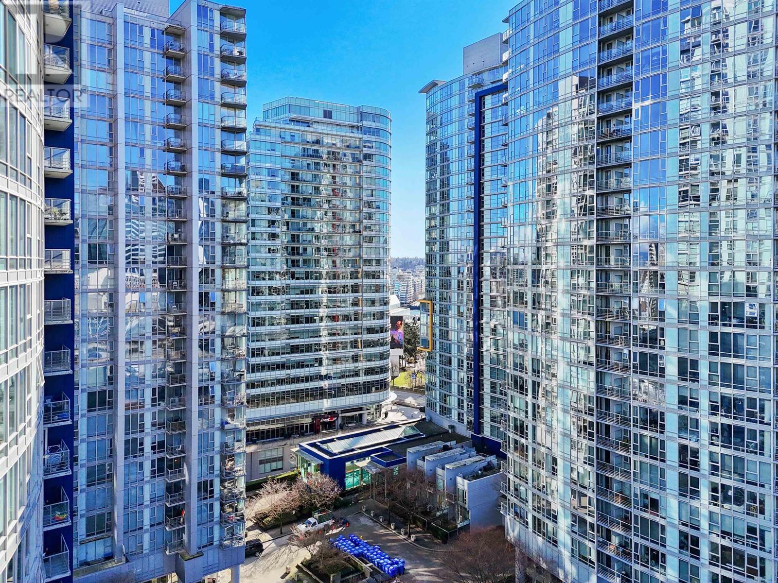 Listing Picture 21 of 23 : 602 111 W GEORGIA STREET, Vancouver / 溫哥華 - 魯藝地產 Yvonne Lu Group - MLS Medallion Club Member