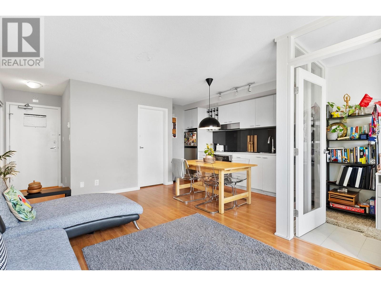 Listing Picture 6 of 23 : 602 111 W GEORGIA STREET, Vancouver / 溫哥華 - 魯藝地產 Yvonne Lu Group - MLS Medallion Club Member